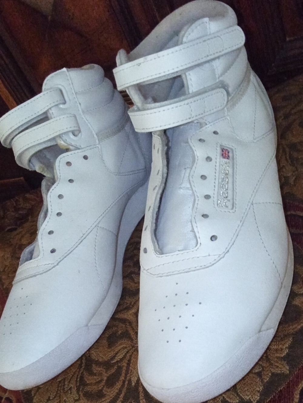 Womens Reebok White High-Top Athletic Sneakers. Size 10
